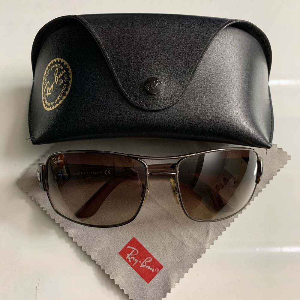 Ray-Ban Sunglasses with Case